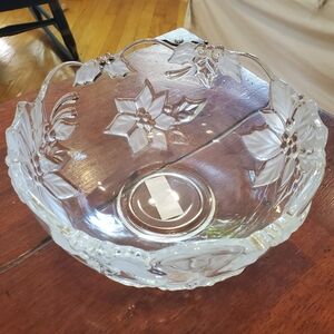 Studio Nova by Mikasa Festive Poinsettia 8.5" crystal serving bowl